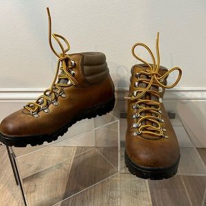 Zamberland leather hiking boots made in Italy size8